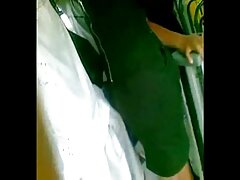 പമ്പ് ചെയ്തവൻ സുന്ദരിയായ അനലോഗ് ദ്വാരം