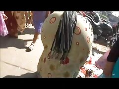 ഒരു സുന്ദരിയായ സ്ത്രീയുമായി ലൈംഗിക ബന്ധത്തിൽ ഏർപ്പെടാൻ മാന്യനായ പുരുഷൻ