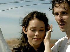 ഒരു പെൺകുട്ടിയുടെ ഇറുകിയ തെമ്മാടിത്തരങ്ങൾ