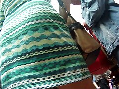 മസാജ് ന് മുടി കൊഴിച്ചിൽ കൂടെ പെൺകുട്ടി