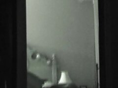 നഗ്നനായ മനുഷ്യൻ എണ്ണമയമുള്ള ടിറ്റുകൾ ന് സ്വാധീനം