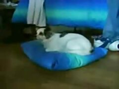 ഭർത്താവ് സന്തോഷത്തോടെ നഗ്നയായ ഭാര്യയെ പ്രവേശിച്ചു