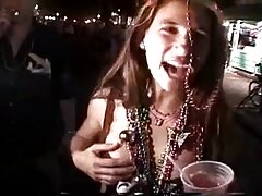 മുടിയിഴകളുള്ള സമനിരപ്പുണ്ടാക്കുക ഡ്യൂഡ്