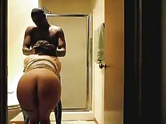 ഡ്യൂഡ് ഒരു വലിയ കോഴി ബ്ലോക്ക് ബ്ലോക്ക്