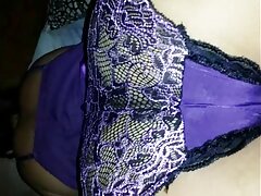 ജ്യൂസി അനിലിന്ഗുസ് നീട്ടി ശേഷം കഴുത