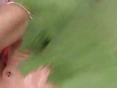 ഹോട്ട് ചിക്കൻ ശാരീരികമായി മുലകുടി ഇടയ്ക്കിടെ കോഴി പിഞ്ചു