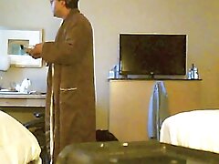 നഗ്നനായ വൈബ്രേറ്റർ നിങ്ങളെ ഒരു രതിമൂർച്ഛ ഉണ്ടാക്കുന്നു